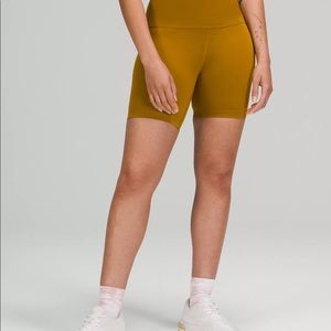 Lululemon Wunder Train High-Rise Short 6''